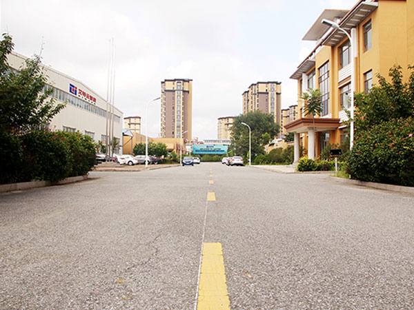 艾特厂内路景